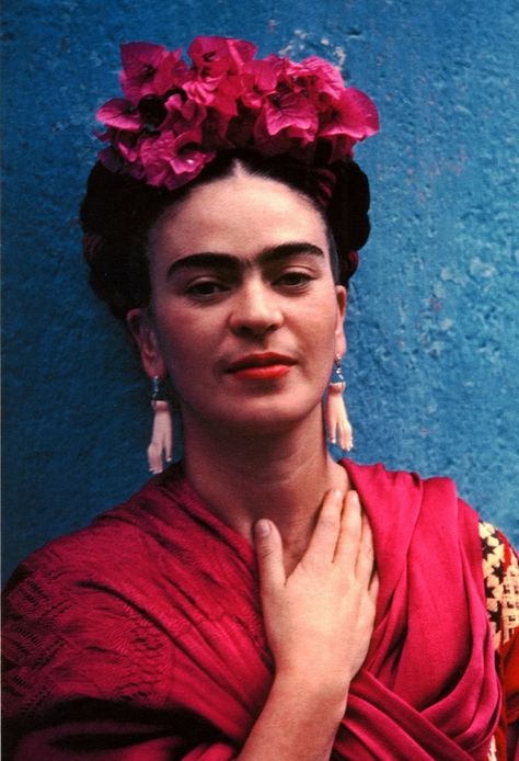 DIY Frida Kahlo Dress-up - The Crafty Chica Frida Kahlo Makeup, Frida Kahlo Projects, Frida Kahlo Paintings, Frame Kids Artwork, Art Gallery Wedding, Frida Art, Color Quotes, Diego Rivera, Wedding Deco