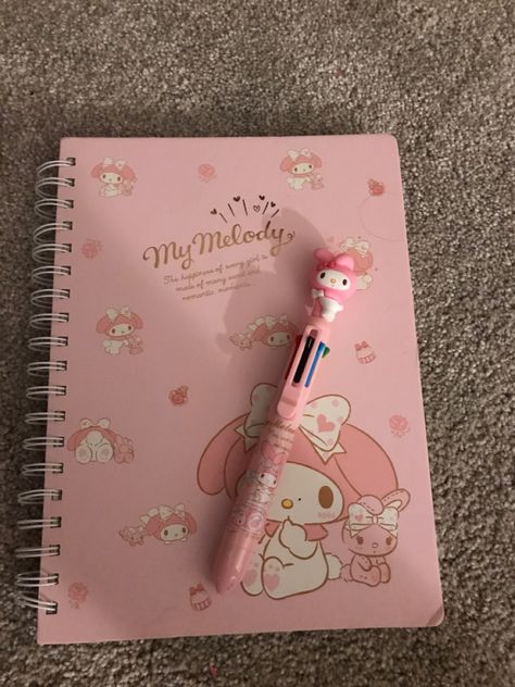 Hello Kitty Stationary, Pink Academia, Pretty School Supplies, Hello Kitt, Cute Stationary School Supplies, School Bag Essentials, Cute School Stationary, Hello Kitty Aesthetic, Hipster Wallpaper