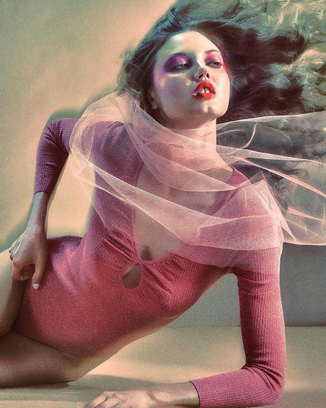 Lindsey Wixon, Elizaveta Porodina, Lindsey Wixson, Figure Me Out, Dark Beauty Photography, Hair Magazine, Blonde Model, Vogue Germany, Knit Bodysuit