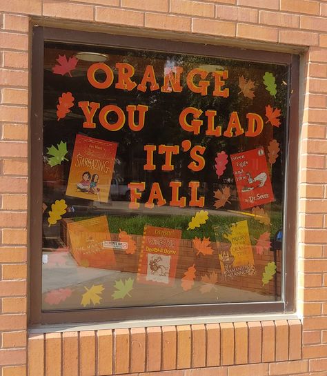 September Window Display Ideas, Fall Book Displays, September Window Display, November Library Displays, Back To School Window Display, Fall Library Displays, Library Windows, Fall Window Display, Teacher Workroom