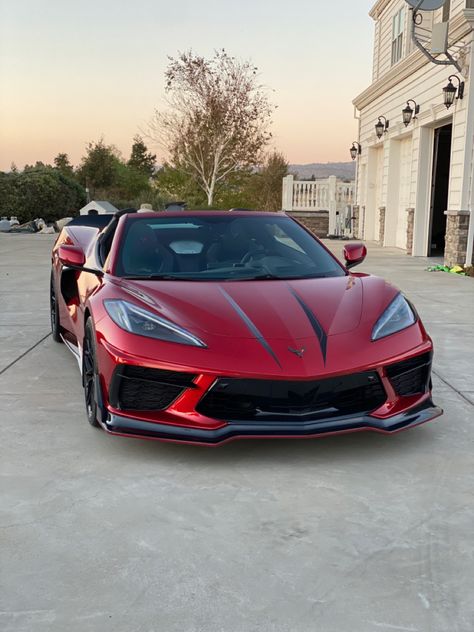 Red Corvette C8, Black Corvette, Car Side View, Luxury Cars Audi, Chevrolet Corvette Z06, Red Corvette, Corvette C8, Pimped Out Cars, High End Cars