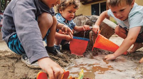 Photo: Kyle Sparks Free Range Parenting, Early Childhood Education Resources, Unstructured Play, Physical Play, Paternity Leave, Work Family, Building For Kids, Play Based Learning, Child Care