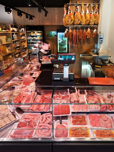 Butcher Store, Meat Restaurant, Cooking The Perfect Steak, Meat Markets, Meat Shop, Supermarket Design, Perfect Steak, Butcher Shop, Deli Meat