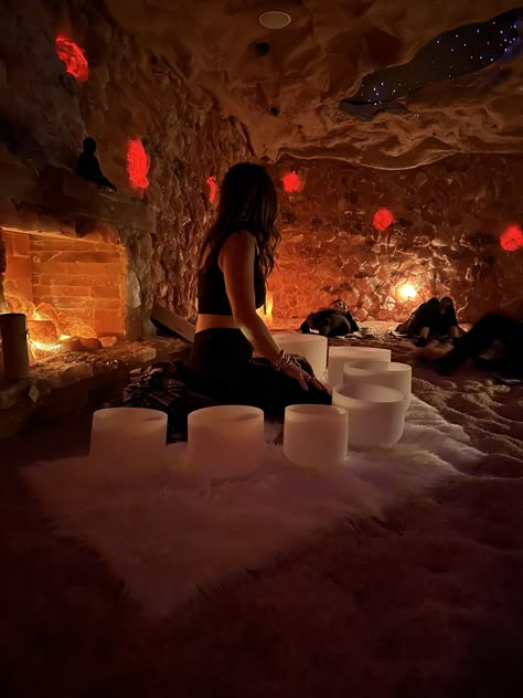 Montauk Salt Cave Cave Spa, Lush Cave, Caves With Crystals, Salt Cave Spa Design, Cave With Crystals, Himalayan Salt Cave, Salt Cave Spa, Giant Crystal Cave, Beauty Therapy Room