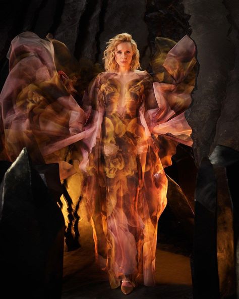 Iris van Herpen Official on Instagram: “Gwendoline Christie on fire at the Games of Thrones premiere 🔥 ～ #gwendolinechristie #gameofthrones #irisvanherpen #shiftsouls�” Gwendolyn Christie, Game Of Thrones Premiere, Jaime And Brienne, Brienne Of Tarth, Gwendoline Christie, Game Of Thrones Cast, Fire And Blood, Jaime Lannister, Gra O Tron