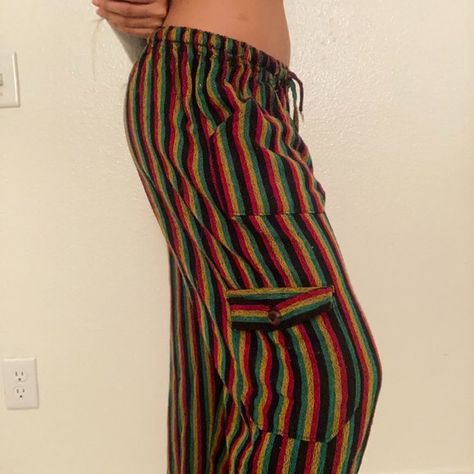 Rasta striped pants Rastafarian Outfits, Rasta Outfit, Rasta Fashion, Hippie Outfit Inspo, Rasta Clothes, Skater Outfit, Estilo Hippy, Estilo Hippie, Summer Weather