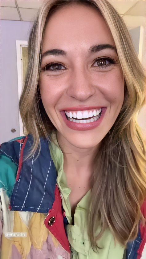 Lauren Diagle Style, Lauren Diagle, Selfie Pics, Lauren Ashley, Lauren Daigle, Fav Celebrities, New Photo Download, Photo Download, Christian Music