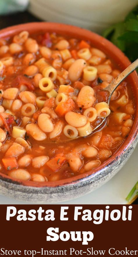 pasta e fagioli soup in a bowl with a spoon Pasta Fagioli Soup Olive Garden, Fagioli Soup Olive Garden, Italian Soups, Pasta Fagioli Soup Recipe, Soup Olive Garden, Pasta And Beans, Pasta Fagioli Recipe, Pasta Fagioli Soup, Pasta E Fagioli Soup