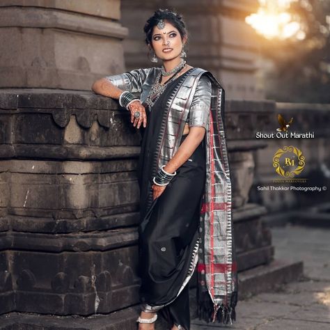 Sankranti Photoshoot For Women, Photoshoot For Women, Maharashtrian Saree, Oxidised Jewelry, Kashta Saree, Marathi Bride, Indian Bride Photography Poses, Marathi Wedding, Nauvari Saree