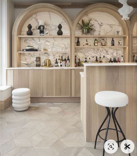 Bar Nook, Home Wet Bar, Home Bar Rooms, Modern Home Bar, Built In Bar, Home Bar Designs, Kitchen Cabinetry, Interior Deco, Mini Bar