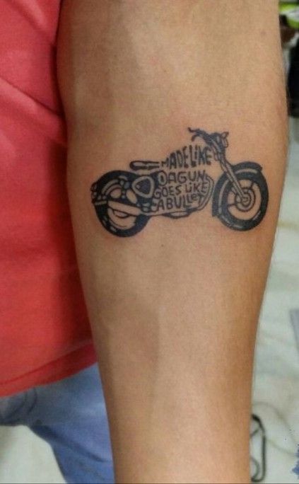 Small Motorcycle Tattoo, Survivor Tattoo, Harley Davidson Tattoos, Small Motorcycles, Motorcycle Tattoos, Motorcycle Women, Thigh Tattoo, Tattoos With Meaning, Tattoos And Piercings