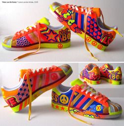 Custom Adidas Superstar, Adidas Superstar Supercolor, Painted Adidas, Upcycle Shoes, Tomboy Swag, Louis Vuitton Jacket, Boots Diy, Adidas Art, Custom Adidas