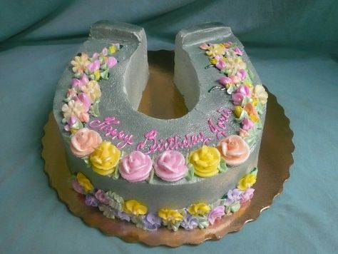 Horse Shoe Birthday Cakes, Horseshoe Cake Ideas, Horse Shoe Cake, Succulent Cakes, Horse Theme Birthday Party, Holiday Desert, Shoe Cookies, Cupcake Inspiration, Succulent Cake