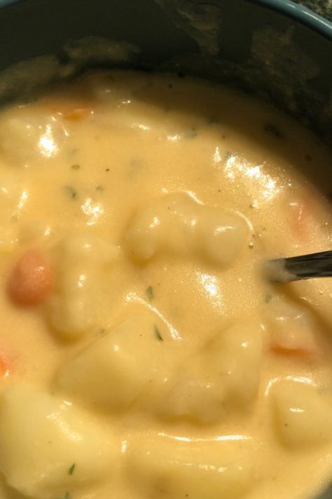 Mandi's Cheesy Potato Soup | "This soup was really good and is a family favorite. My husband loves spicy foods and this soup had just enough spices to please everyone. It is a really cheesy soup and very delicious!" #souprecipes #soupinspiration #soup #stew #chili #soupideas Mashed Potato Pizza, Potato Pizza Recipe, Best Potato Soup, Cheesy Potato Soup, French Fried Potatoes, Cheese Soup Recipes, Cheesy Mashed Potatoes, Leftover Mashed Potatoes, Potato Soup Recipe