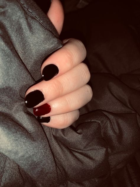 Black and Burgundy Vampy nails Wine Red And Black Nails, Black And Burgundy Nails, Burgundy And Black Nails, Round Acrylic Nails, Vampy Nails, Rounded Acrylic Nails, Burgundy Paint, Natural Ombre, Maroon Nails