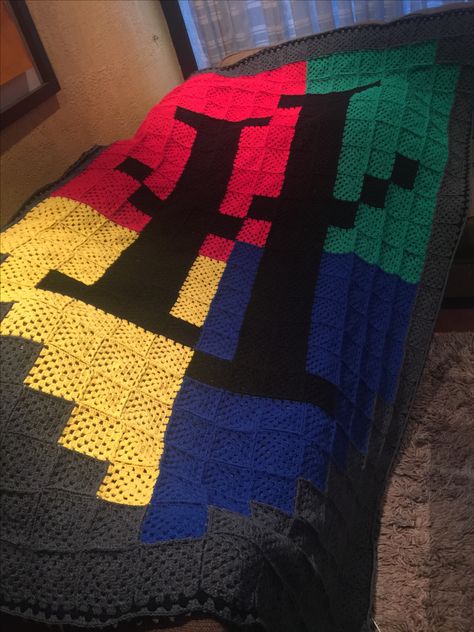 Harry Potter Granny Square Blanket, Crochet Harry Potter Blanket Free Pattern, Granny Square Pixel Blanket, Crochet Harry Potter Blanket, Minecraft Crochet Blanket, Harry Potter Crochet Blanket, Crochet Harry Potter, Pixel Crochet Blanket, Harry Potter Knit