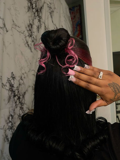 Pink And Black Hair, Sleek Ponytail Hairstyles, Black Ponytail Hairstyles, Quick Natural Hair Styles, Cute Curly Hairstyles, Quick Weave Hairstyles, Protective Hairstyles Braids, Hair Done, Curly Hair Styles Easy