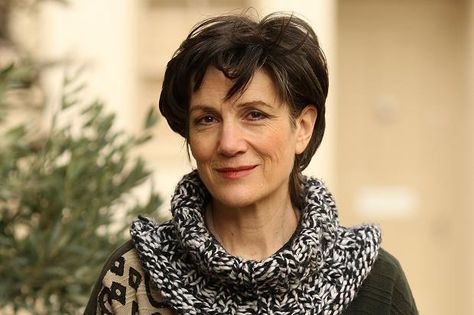 Harriet Walter Harriet Walter, Crown Tv, Call The Midwife, Beautiful Calligraphy, British Tv, English Actresses, Tv Actors, British Actresses, Art Historian