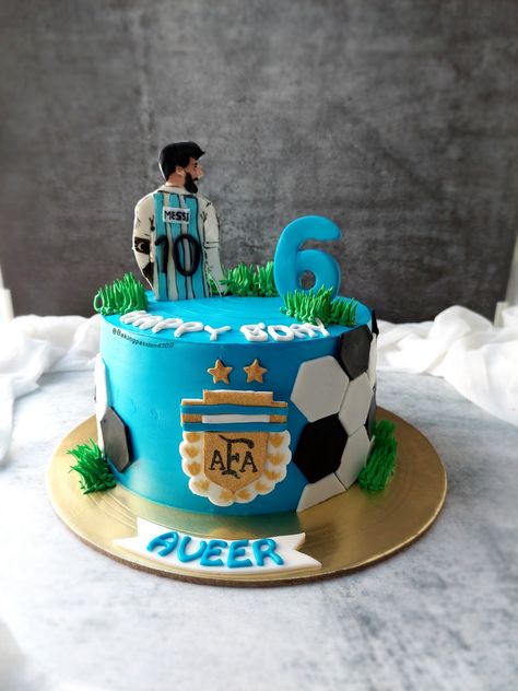 Messi ⚽️🤩 Maquillage On Fleek, Simple Cake Designs, Magic Cake, Simple Cake, Messi 10, Home Baking, Easy Cake, Cake Designs, Pasta