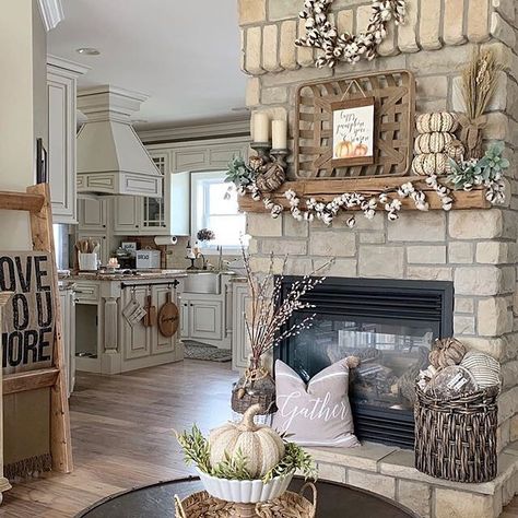 388.9k Followers, 319 Following, 4,995 Posts - See Instagram photos and videos from ANTIQUE FARMHOUSE (@antiquefarmhouse) Farmhouse Decor Fireplace, Autumn Living Room Decor, Farmhouse Fireplace Decor, Fall Fireplace Decor, Gorgeous Fireplaces, Fall Fireplace, Decor Fireplace, Cozy Fall Decor, Farmhouse Fireplace