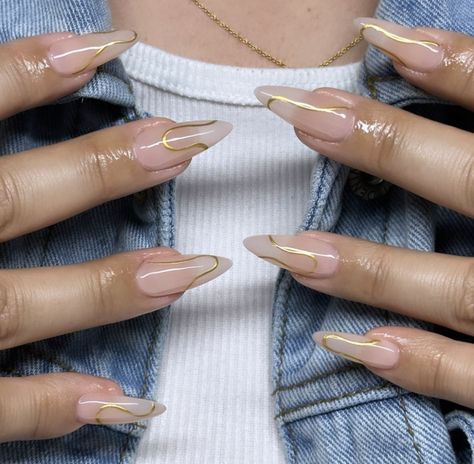 Gold Chrome Line Nails, Long Almond Nail Inspiration, Ombré Tip Nails, Almond Nails Gold Designs, Textures Nails, Nude Baddie Nails Almond, Almond Nails Simple Design, Gold Line Nail Design, Natural Nail Looks