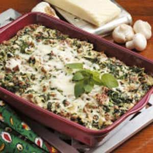 Ground Beef And Spinach, Beef Bake, Spinach Casserole, Hot Dish, Cream Of Celery Soup, Hot Italian Sausage, Potluck Dishes, Creamed Spinach, Spinach Recipes