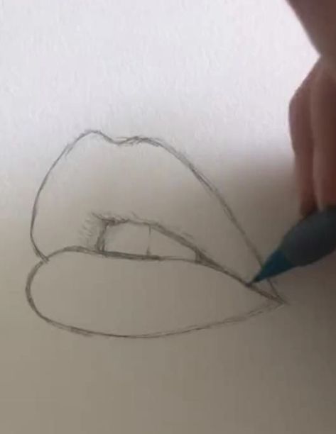 Cute Thing To Draw Easy, Sceches Drawing Simple, Drawings Ideas Tutorial, Sketch People Ideas, Kreslenie Ľudí Easy, Drawing Dimples, Things To Draw People, Drawing Ideas People Sketches, Things To Draw At School