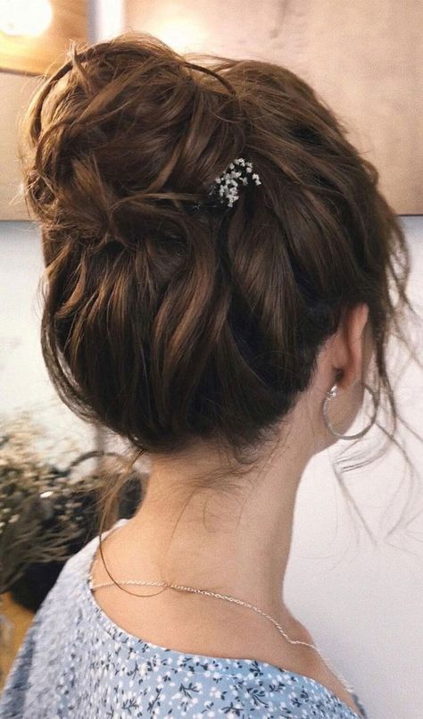 Twisted Low Bun, Curl Updo, Chic Messy Bun, Messy Top Knot, Messy Top Knots, Curled Updo, Messy Hair Updo, Elegant Updos, Wedding Hair Up