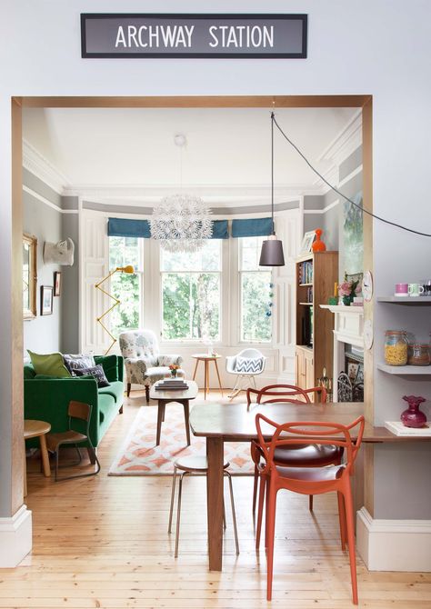 The Edinburgh house we left behind, complete with London bus blind/Photo: Susie Lowe Apartment Therapy Living Room, Smeg Fridge, Victorian Terraced House, Bedroom Victorian, Interior Design Per La Casa, House Photo, Pink House, Style Deco, Design Del Prodotto