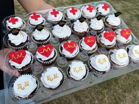 It’s grad season baby. Specifically RN season 🏥🩺 #nurse #grad #bach #nursestudent #graduation #gradszn #fyp #photo #cupcakes #cake #gradparty #arizona Nurse Cupcakes Ideas, Grad Cupcakes, Nursing Graduation Cakes, Nurse Cupcakes, Nurse Grad Parties, Pinning Ceremony Nurse, Pinning Ceremony, Graduation Party Planning, Nursing Pins