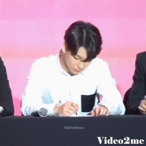 Jungkook Mad GIF - Jungkook Mad Jungkooksglare - Discover & Share GIFs Mad Jungkook, Jungkook Shy Gif, Jungkook Shocked Gif, Jungkook Angry Gif, Jungkook Confused Video, Jungkook Mad Gif, Bts V Gif, Jungkook Serious Gif, Crying Gif