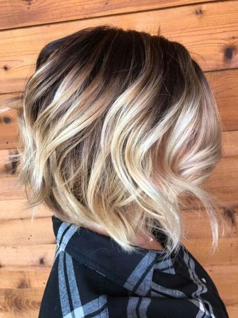 shadow root Root Smudge Blonde Bob, Short Blonde Hair Dark Roots, Shadow Root Brown To Blonde, Short Brown Hair With Blonde Highlights, Blonde Ombre Short Hair, Ombre Short Hair, Brown To Blonde Ombre, Blond Ombre, Short Ombre Hair