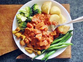 Fresh In'greedy'ents: Dairy-free Chicken Paprikash Hungarian Paprika, Chicken Paprikash, Winter Comfort Food, Feeling Hungry, Oat Flour, Chicken Stock, Dairy Free Recipes, 4 Ingredients, Free Recipes