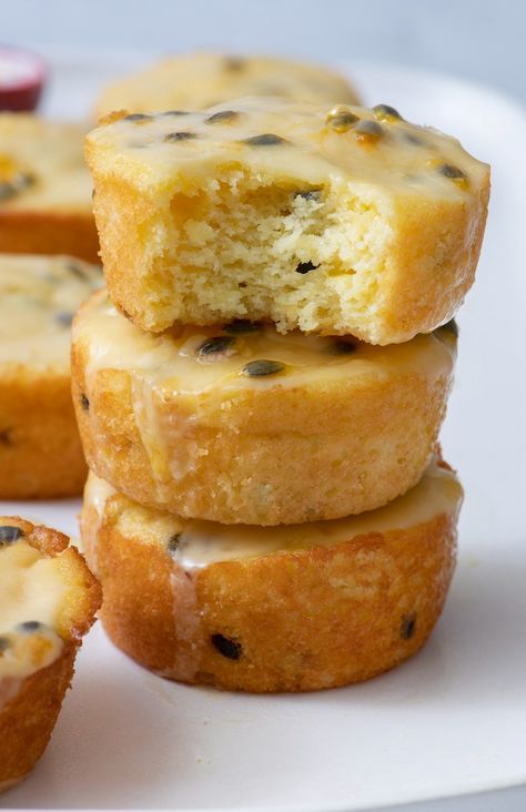 Passionfruit Pound Cake Muffins - Weelicious Pound Cake Muffins, Passionfruit Recipes, Fruit Muffins, Muffins Recipes, Cake Muffins, Granola Healthy, Best Fruits, Great Desserts, Cupcake Muffins