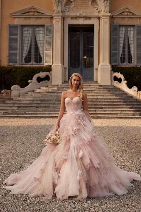 Blush Pink Wedding Dress, Light Pink Wedding, Alternative Wedding Dresses, Pink Wedding Dress, Wedding Dresses With Flowers, Blush Bridal, Traditional Wedding Dresses, Rosa Pink, Colored Wedding Dresses