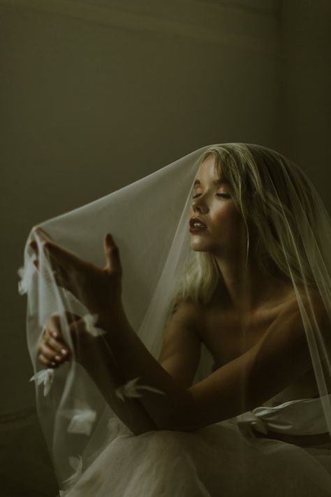 Tulle Photoshoot, Ethereal Photography, Flower Photoshoot, Fabric Photography, Creative Photoshoot Ideas, Model Inspo, The Modern Bride, Foto Art, Bridal Shoot