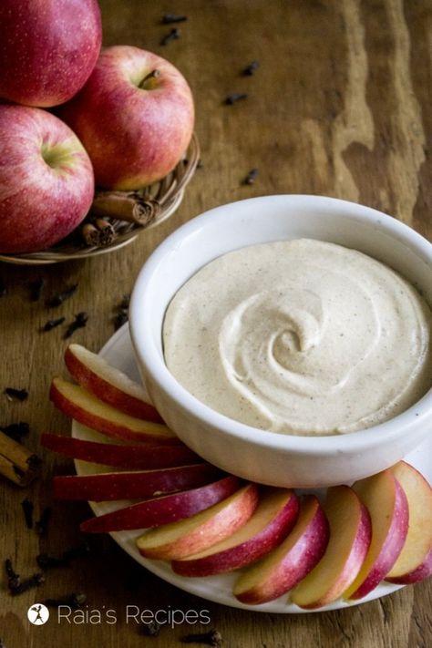 Pumpkin Spice Fruit Dip Yogurt Apple Dip, Gluten Free Recipes Appetizers, Gluten Free Party Food, Gluten Free Party, Gluten Free Thanksgiving Recipes, Dairy Free Pumpkin, Spiced Fruit, Gluten Free Thanksgiving, Gluten Free Appetizers