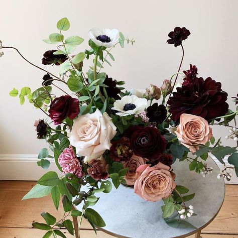 Lori Orlando on Instagram: “Gorgeous wedding centerpieces inspiring this years Thanksgiving palette. In love with the contrast of moody plum + soft nude/clay tones.…” Anemone Bouquet, Spring Floral Arrangements, Dusty Rose Wedding, Succulent Wedding, Bride And Groom Pictures, Fall Wedding Flowers, Floral Arrangements Wedding, Floral Display, Wedding Table Centerpieces