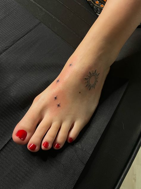 Feet Tattoos For Women Minimalist, Stars On Feet Tattoo, Patchwork Feet Tattoos, Patchwork Foot Tattoo, Small Toe Tattoos, Dainty Foot Tattoos For Women, Sun Foot Tattoo, Star Foot Tattoos, Toe Tattoo