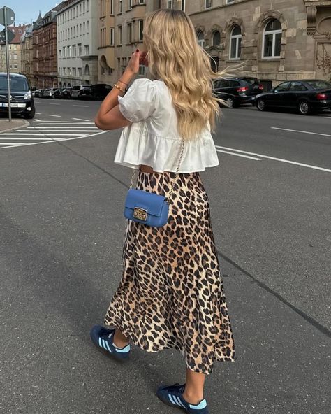 This look by @its.gabriiele 🫶💐 A white blouse and leopard skirt, absolutely stunning! What do you think? ✨ #spanishstyle #cayetanastyle #madrid #barcelona #spain #trendy #pinterest #aesthetic #outfit #outfitideas #oodt #looks #nightlook #nightoutoutfit #fashion #fashioninspo #streetwear #streetstyle #style #outfitinspo #winterfashion #winteroutfit #winterlook Madrid Outfits Summer, Polka Dot Skirt Outfit, Dot Skirt Outfit, Summer Skirt Outfits, Spain Style, Leopard Print Outfits, Looks Pinterest, Mum Fashion, Casual Outfit Inspiration