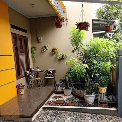 Colourful Living Room Decor, Small Balcony Garden, Terrace Decor, Small House Interior Design, House Design Pictures, Minimal House Design, Home Garden Design, Fall Garden, House Outside Design