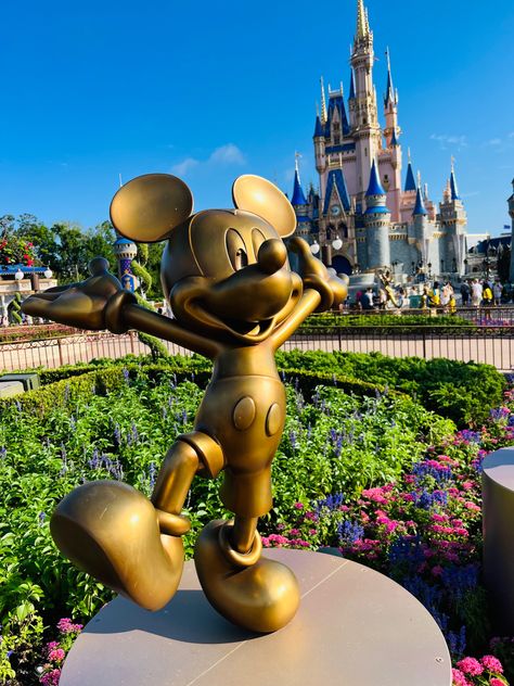 Walt Disney World, Magic Kingdom, Mickey Mouse, 50th Anniversary #waltdisneyworld #mickeymouse #traveldestinations #themepark #vacationplans Disney World Magic Kingdom, Magic Kingdom, 50th Anniversary, Walt Disney World, Theme Park, Walt Disney, Disney World, Travel Destinations, Statue