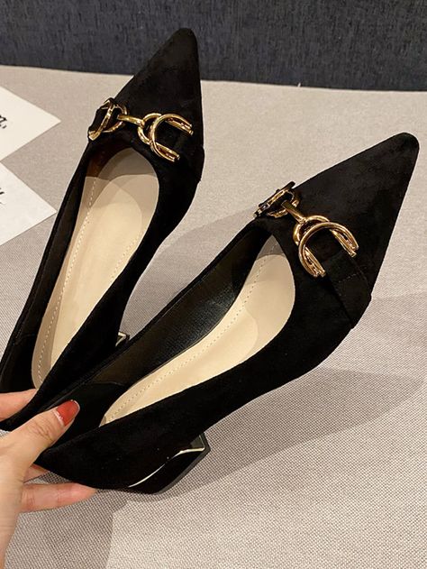 Black Elegant    Plain     Women Shoes Stylish Flats For Women, Elegant Shoes Flat, Classy Accessories, Alexandra Park, Tights And Heels, Flats For Women, Luxury Footwear, Muslimah Aesthetic, Women Flats