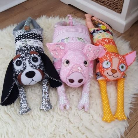 sewing toys easy Patchwork Stuffed Animals, Easy Sewing Toys, Sewing Toys For Baby, Sewing Toys Easy, Sewing Baby Toys, Toys For Baby Girl, Fabric Toys Diy, Toys Images, Giraffe Sewing Pattern