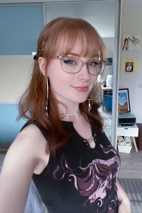 Redhead With Glasses, Goth Redhead, Pin Cute, Cute Glasses, Red Head, Todays Outfit, Safety Pin, Eye Glasses, Punk Fashion