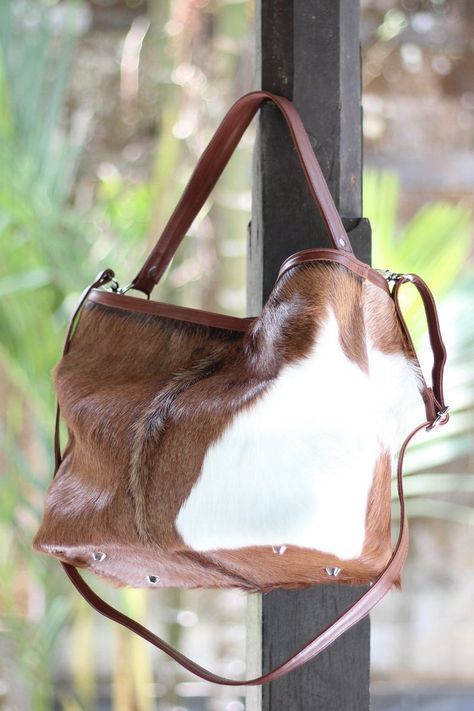 White Designer Bag, White Sling Bag, Cowhide Purse, Cowhide Handbags, Cowhide Bag, Leather Short, Inside Bag, Chic Bags, Pony Hair