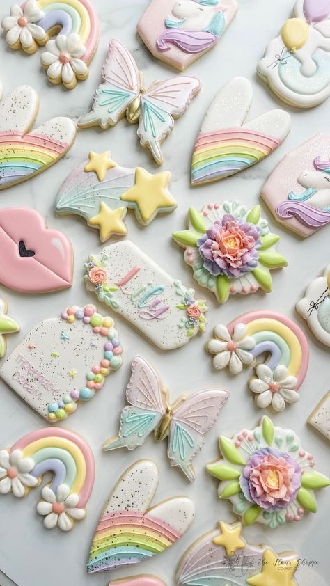 Threenage Dream, Cookie Themes, Rainbow Sugar Cookies, Birthday Sugar Cookies, Birthday Biscuits, Summer Cookie, Cookie Birthday Party, Flower Sugar Cookies, Butterfly Cookies