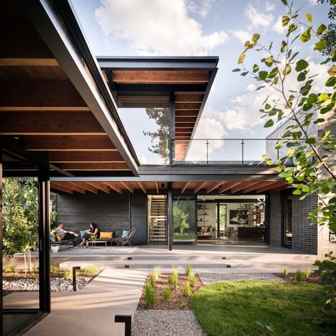 The Merricks Beach House Modern Home in Merricks Beach, Victoria,… on Dwell Architecture 101, Architecture Residential, Interior Floor Plan, Low Water Gardening, Living In Colorado, Clerestory Windows, Wooden Ceilings, Garden House, Roof Design