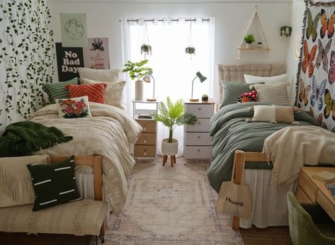 College Dorm Room Ideas Aesthetic Boho, Dorm Room Inspo Boho, Room Ideas Aesthetic Boho, Cozy Dorm Room Aesthetic, Boho Dorm Room Ideas Colleges, Dorm Room Inspo Aesthetic, College Dorm Room Ideas Aesthetic, Doorm Room, Dorm Room Ideas Aesthetic