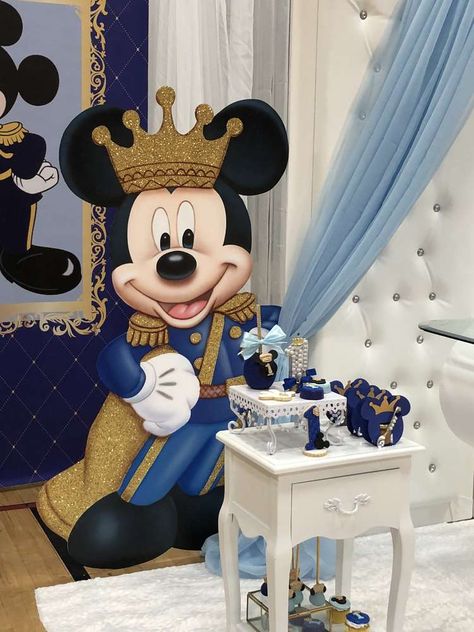 Manson, The Royal Prince birthday party | CatchMyParty.com Mickey Rey, Royal Prince Birthday Party, Γενέθλια Mickey Mouse, Mickey Baby Showers, Angel Decorations, Mickey First Birthday, Mickey 1st Birthdays, Fiesta Mickey Mouse, Mickey Mouse Baby Shower